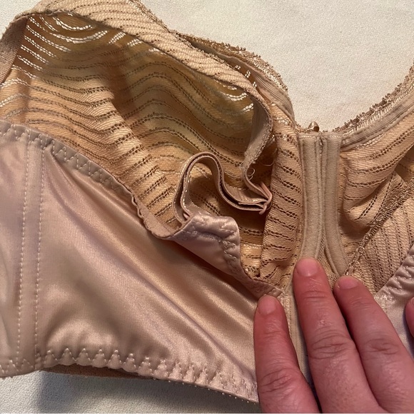 Imprerinte Luxury sheer sexy cream tone bra. Size 34F. - Picture 7 of 11